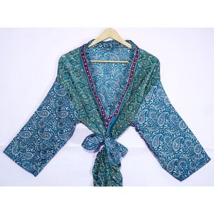 Bata de mujer de retazos de seda Vintage hecha a mano, ropa de dormir de lujo, abrigo largo tipo Kimono/abrigo térmico para primavera para dama de honor - Product Image 4