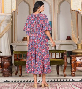 Vestido Anarkali con Estampado Floral en Rayón, Mangas Acampanadas y Cuello Redondo para Mujer, Estilo Étnico Elegante y Colorido - Product Image 3