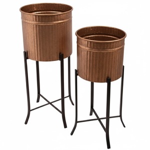 Juego de 2 Macetas de Metal Martillado con Acabado en Cobre y Soportes de Metal Negro, Decoración de Jardín Interior y Exterior al Mejor Precio - Product Image 3