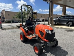 Tracteurs à roues Kubota BX1880 d'occasion, 185 CV, 4x4, transmission par engrenages, écologiques, pour usage agricole, avec surveillance à distance via IoT, multifonctionnels, haute performance - Product Image 4