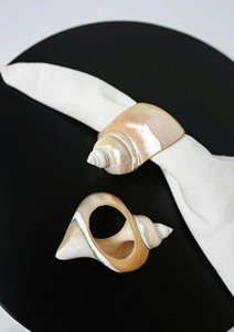 Elegante Anillo para Servilletas con Diseño de Concha Marina y Tono Perlado Brillante que Realza los Arreglos de Mesa Sofisticados - Product Image 5