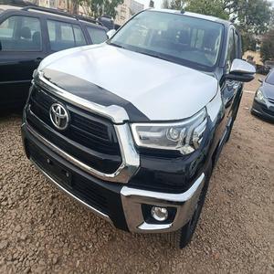 Toyota Hilux 2025 de Uso Rudo para Viajes de Larga Distancia, en Buen Estado, Funcionando, Ofrecido a Precios de Mayoreo - Product Image 2