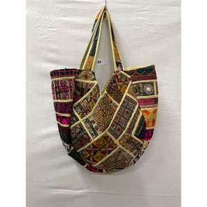 Bolso Tote Banjara Bordado con Espejo Estilo Boho Chic al por Mayor, Hermoso Bolso de Mano Tradicional Étnico Indio para Mujer, Hecho a Mano con Bordado Zari - Product Image 4