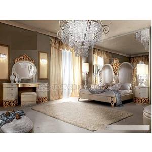 Ensemble de chambre à coucher moderne, italien, sculpté à la main, lit luxueux Queen Size avec meubles de luxe dorés et polonais pour la maison - Product Image 1