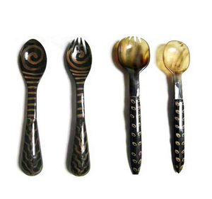 Couverts en bois de qualité supérieure faits à la main à long manche en corne de buffle polie cuillères de service à salade de style animal pour cuillère de cuisine - Product Image 4