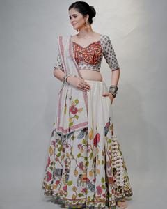 Tenue ethnique élégante en coton Navratri Lehenga Choli pour femme avec broderie miroir véritable et travail manuel Gamathi Dupatta - Product Image 3