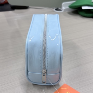 Sac cosmétique portable en PVC léger et résistant à l'eau avec fermeture à glissière - Product Image 4