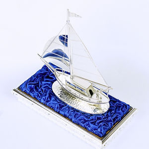 Sculpture maritime classique sur le thème nautique moderne élégant Décoration de bateau en métal fait à la main pour le bureau, la maison, le mariage et la touche nautique - Product Image 1