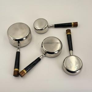 Juego de Tazas Medidoras de Acero Inoxidable Plateado de Alta Resistencia, Pulido Espejo, Ecológico, para Cocina y Repostería - Product Image 5