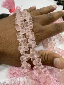 Lágrimas facetadas de Briolette de cuarzo rosa natural, tamaño de hebra de 8 pulgadas, 5 a 7mm, aproximadamente, cuentas de Briolette de gota de lágrima de cuarzo rosa