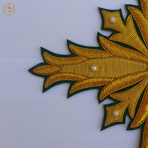 Nuevas cruces y emblemas de PU bordados hechos a medida con logotipo personalizado y color de alta calidad a bajo precio al por mayor - Product Image 4