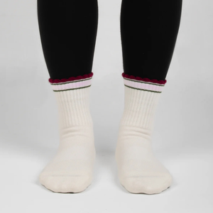 Chaussettes antidérapantes personnalisées mignonnes, chaussettes essentielles pour femmes pour le Pilates, le yoga, la barre, vente en gros personnalisée, usine JZVINA au Vietnam - Product Image 3