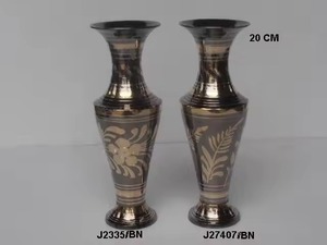 Jarrón de latón vintage de lujo, pieza decorativa artística perfecta para arreglos florales frescos y artificiales - Product Image 3