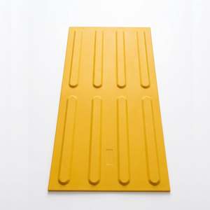 แผ่นยางกันลื่นสำหรับพื้นผิวเรียบ ขนาด 30x60 ซม. - Product Image 1