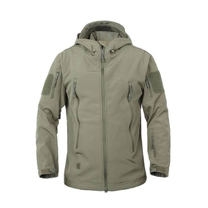 Chaqueta táctica Softshell con capucha para exteriores, chaqueta cálida de alta calidad, duradera y sostenible, tamaño personalizado, logo y color - Product Image 4