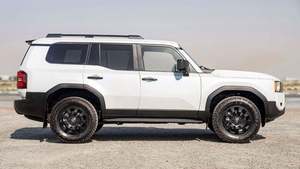 Nuovissimo Prado 250 Prima Edizione 2022, 4.1-6L Diesel, Guida a Sinistra, Interni in Pelle Scura, I-Force Max Premium V6 Turbo Automatico Panoramico - Product Image 4