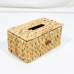 Boîte à mouchoirs rectangulaire tissée à la main, moderne, imperméable, écologique, avec couvercle à charnière, par Comehome - Product Image 5