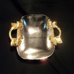 Finition couleur argent Texture martelée polie brillante Bol de service en métal de qualité supérieure avec poignées de feuilles plaquées or - Product Image 1
