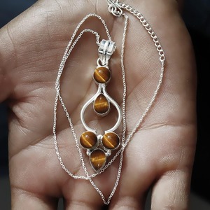 Pendentif en pierre précieuse de forme ronde de couleur brune d'oeil de tigre en argent sterling 925 cadeau de mariage parfait pour l'amour avec des bijoux estampillés à 925 - Product Image 4