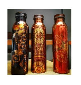 Elegante botella de agua de cobre impresa hecha a mano nuevo diseño alta térmica incluye tapa-exportación directa del fabricante al por mayor - Product Image 1