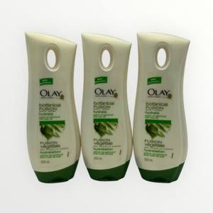 Olay Indulgent Moisture Notes d'huile de fleur de lune et de néroli pour une peau lisse et douce - Product Image 3