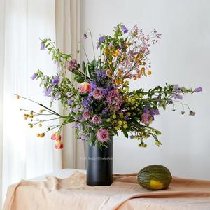 Vase à fleurs cylindrique en métal de conception américaine pour la décoration de table de la maison et du bureau Vase à fleurs fini gris - Product Image 3