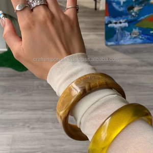 กำไลเรซินทำมือที่สง่างามและตัวหนาเครื่องประดับแฟชั่นที่มีดีไซน์สัตว์และพิมพ์เคลือบฟันที่มีสไตล์นางฟ้า - Product Image 4