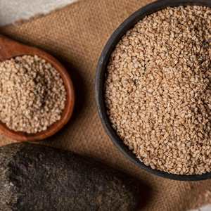 Graines de sésame dorées nettoyées et triées sans OGM - Product Image 1