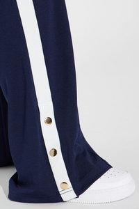 Conjunto Deportivo Gris Claro para Mujer, Conjunto de Dos Piezas a la Moda con Chaqueta Corta con Cremallera y Pantalones Anchos, Marca Haus Industries - Product Image 4