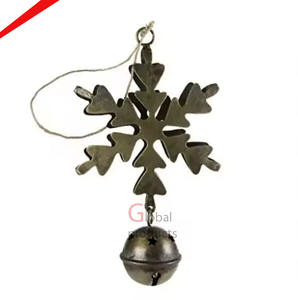 Estrella navideña colgante de metal chapado en oro - Product Image 2