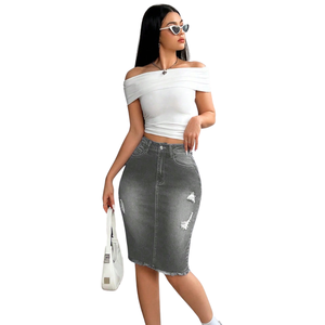 Jupe crayon grise en denim extensible (Spandex/Coton) pour femme, taille haute, coupe droite, longueur midi, décontractée, effet usé, lavée, hiver automne - Product Image 1