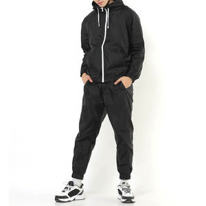 Mejor colección por encargo de los hombres rompevientos chándal Streetwear con capucha 100% poliéster ligero desgaste del invierno al por mayor - Product Image 1