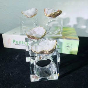 Porte-serviette élégant en résine violette pour table, fêtes de mariage, salle à manger, anneau de serviette audacieux et coloré - Product Image 6