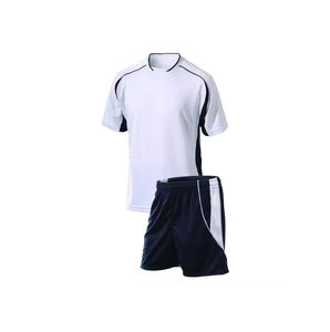 Maillot d'uniforme de football personnalisé de haute qualité avec short Nouveau service OEM de style teint uni disponible - Product Image 1