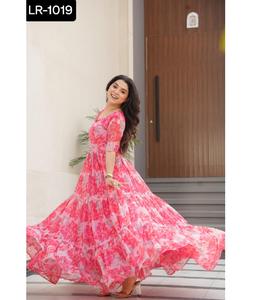 ชุดพื้นเมืองอินเดียสำหรับผู้หญิงทำด้วยผ้าจอร์เจียเทียมพร้อมพิมพ์ลายสำหรับงานแต่งงานและงานเทศกาล - Product Image 1