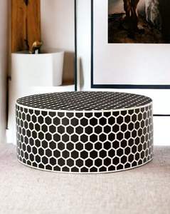 Table d'appoint en incrustation d'os artistique, fabriquée avec précision pour une décoration intérieure élégante et une présentation de meubles de luxe - Product Image 3