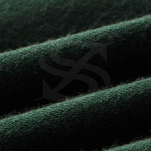 Sweat-shirt classique pour femme avec une coupe décontractée, un intérieur doux et un tissu durable, parfait pour un confort tout au long de la journée et des tenues décontractées - Product Image 6