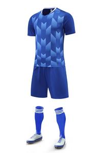 Uniformes de fútbol transpirables personalizados para adultos Tela de alta calidad con logotipo OEM Servicio que ofrece estilo de conjuntos - Product Image 3