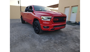 Camioneta Usada RAM Sport 4x4 2022 con Volante a la Izquierda y Asientos de Cuero - Product Image 6