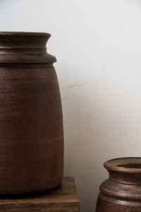 Olla Antigua Multifuncional Hecha a Mano de Madera Maciza de Himachal con Pulido de Cera para Decoración de Mesa, Hogar, Restaurante y Hotel - Product Image 3