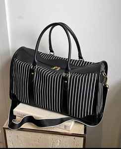 Customized Vegan Pebble Texture Leather Travel Weekender <b>Overnight</b> Duffel <b>Bag</b> Gym Sports Luggage Tote Duffle <b>Bags</b> <b>for</b> <b>Men</b> - Product Image 4