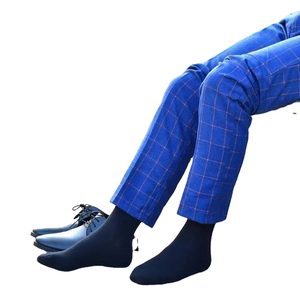 ถุงเท้ายาวของทีมฟุตบอลถุงเท้ากีฬาคอคุณภาพสูงแบบลำลองสีดำสีขาวระบายอากาศได้ดีดีไซน์เรียบง่ายอเนกประสงค์ - Product Image 4