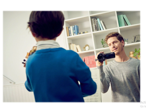 Caméscope Handycam FDR-AX53 4K Ultra HD prêt à être expédié avec Nightshot, WiFi, étanche et écran 3,6 pouces - Product Image 4