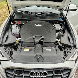 Mélange parfait 2022 Audi Q8 Turbo V6 All Wheel Drive Premium Plus Package Toit ouvrant panoramique en cuir 360 ° Caméra arrière gauche - Product Image 5