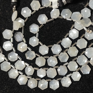 Cuentas con forma de hexágono facetado de piedra lunar blanca, cuentas elegantes de piedras preciosas naturales de 8-9MM, tienda de cuentas al por mayor - Product Image 2
