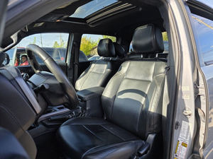 รถกระบะโตโยต้า ทาโคมา รุ่น TRD สปอร์ต แบบดับเบิ้ลแค็บ ตอนท้ายยาว ขับเคลื่อน 4 ล้อ เครื่องยนต์เทอร์โบ เกียร์อัตโนมัติ ภายในสีเข้ม พร้อมส่งออก ขาย - Product Image 5