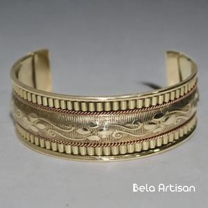 Brazalete de latón chapado en oro Joyería elegante al por mayor para boutiques y minoristas para pedir a granel - Product Image 3