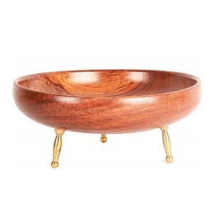 Fournisseur en gros bol décoratif en bois avec pieds en laiton pot de sheesham pouri fruit snack servant bol à clé - Product Image 1