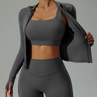 Conjunto de sujetador deportivo y shorts de yoga para mujer, de cintura alta, elástico, transpirable, ecológico, con espalda cruzada, diseño liso, OEM, tres piezas