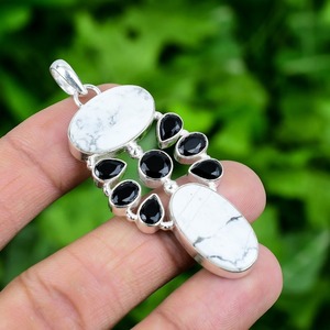 Pendentif en pierre d'howlite pour femmes, bijoux de style bohème en argent, bijoux en argent sterling 925, pendentif tendance fait à la main, cadeau pour elle - Product Image 4